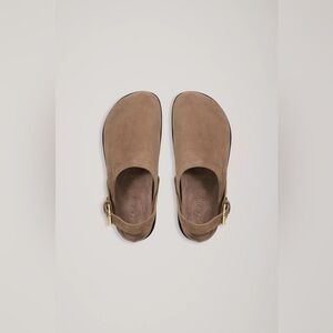 A.EMERY The Louis Clog